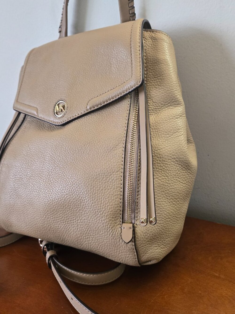 Michael Kors Freya leather backpack - Picture 2 of 10